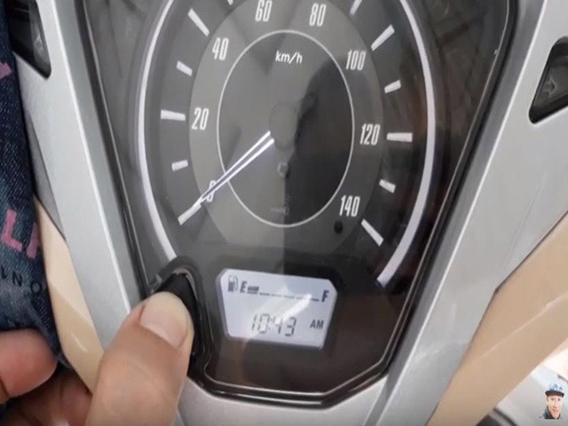 Hướng dẫn cơ hội tắt báo thay cho nhớt đồng hồ thời trang xe cộ Honda Sh 2017  Reset oil ch